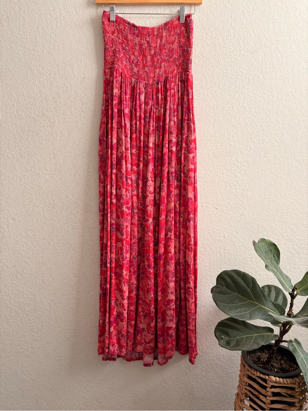 Roan + Ryan Raven Strapless Maxi Dress Smocked Floral Pink Red Size m